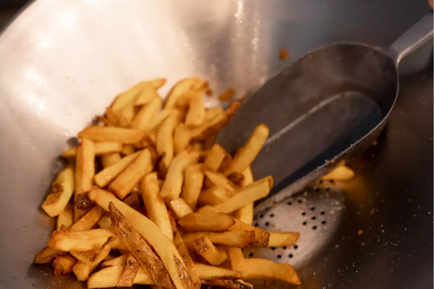 Friet Frietboutique met schil 12mm kist 7,5 kilogram